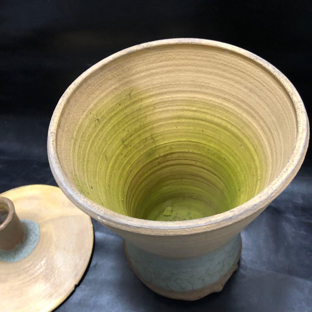 美しい古美術◼️蔵の裏からかなり雰囲気のある蓋のある花瓶のような謎の陶器が出て来た