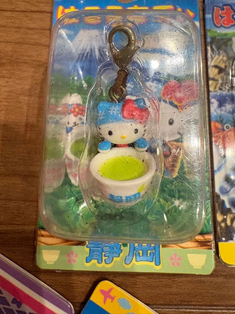 サンリオ　ご当地ハローキティ　ファスナーマスコット　根付けストラップなど32点