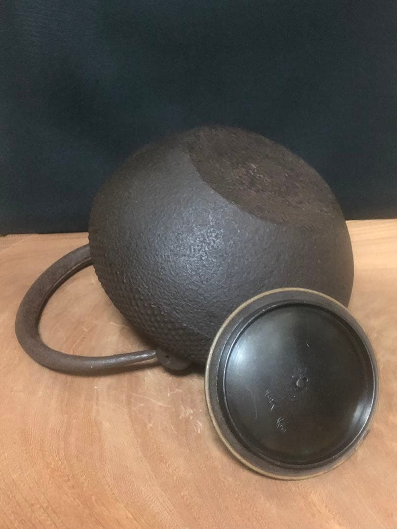 【茶道具】霰（あられ）紋 鉄瓶・在銘『良香』