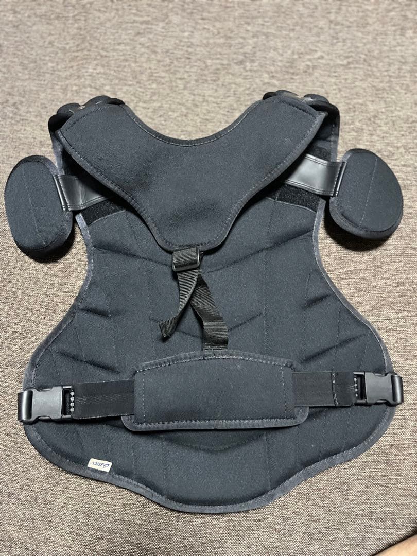 送りバント アシックスゴールドステージ 硬式用 捕手用プロテクター