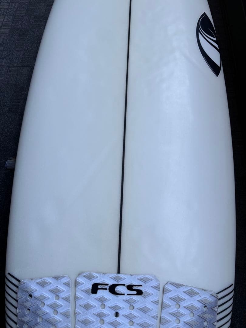 シャープアイサーフボード ストームズ　5'8 26.8L 藤沢手渡しで値引き！