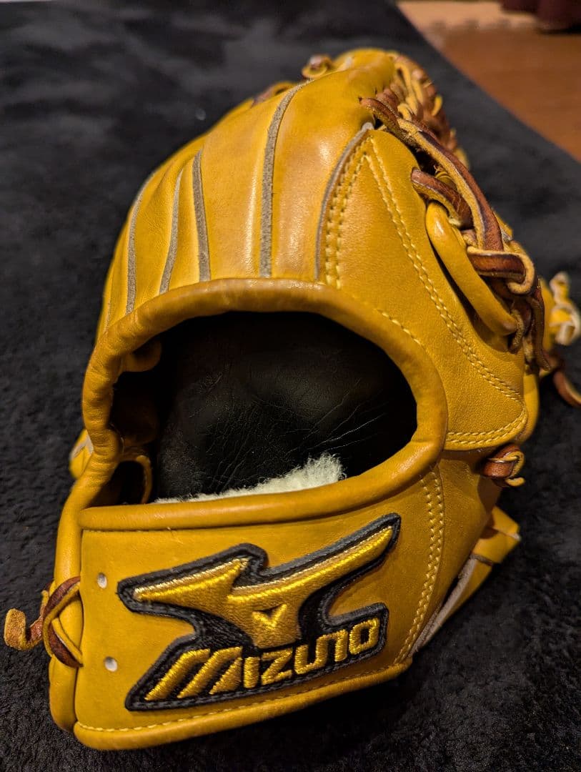 ミズノプロ 軟式外野手用グローブ（ボール、グラブ袋付き）