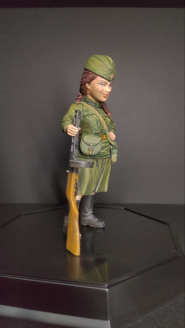 ファインモールド 鳥山明 ワールドファイター ターニャ 塗装済み完成品