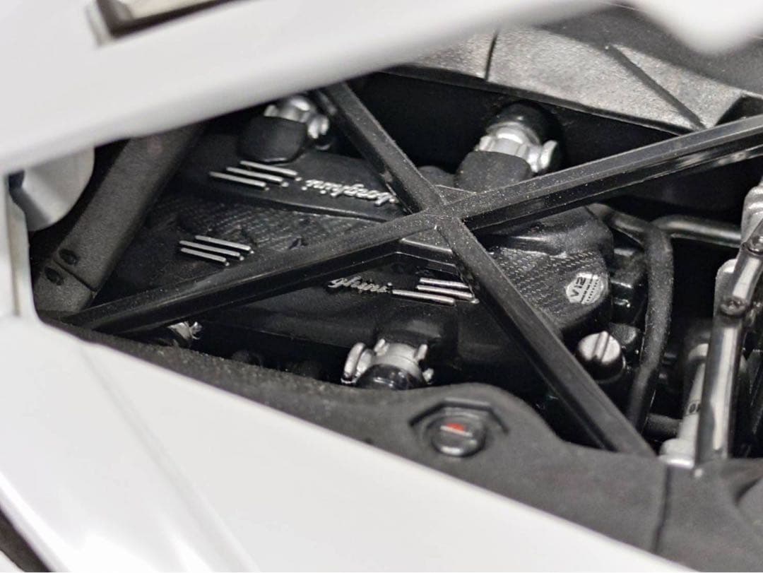 ブラーゴ　burago1/18ミニカー ランボルギーニ アヴェンタドール