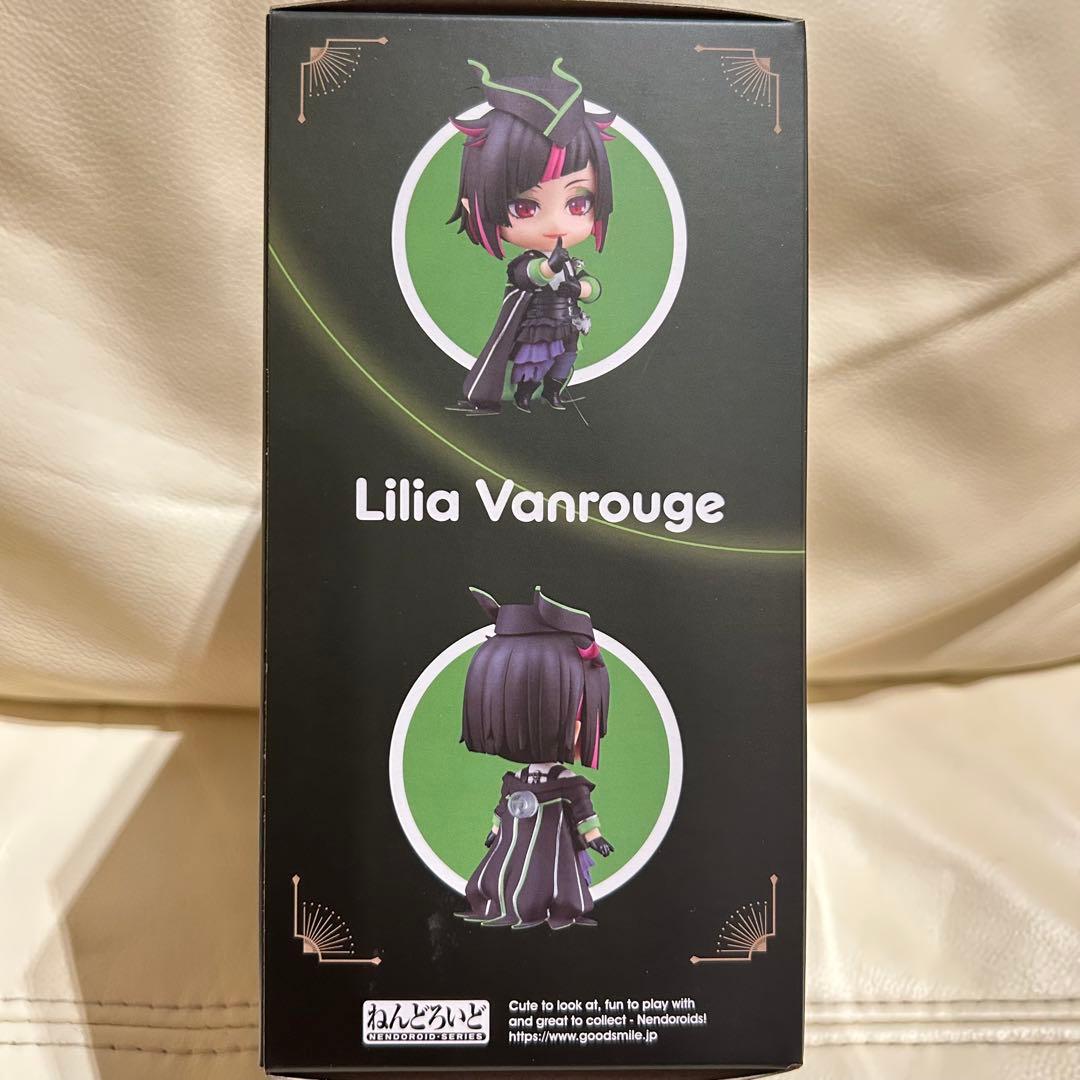 ツイステッドワンダーランド リリア・ヴァンルージュ　ねんどろいど　特典缶バッジ