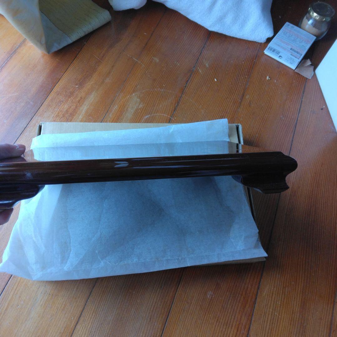 漆塗り台　 色とりどりの葉のデザイン