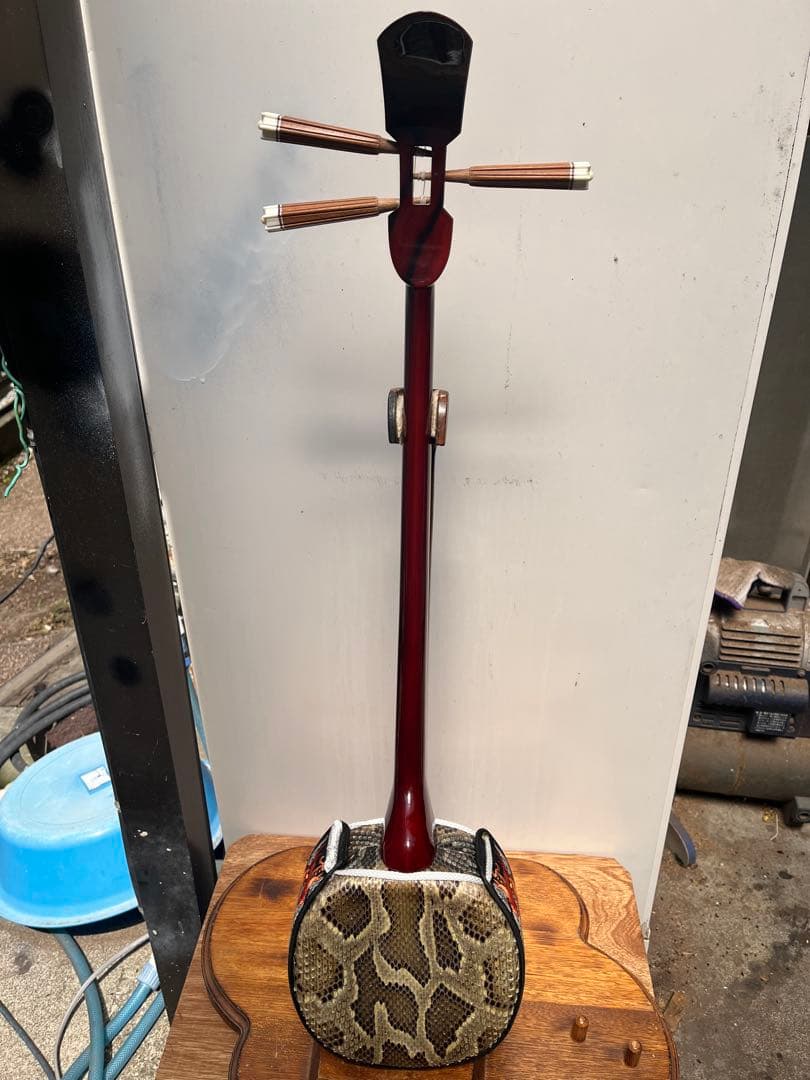 沖縄三線　黒柿(縞杢)小与那城型