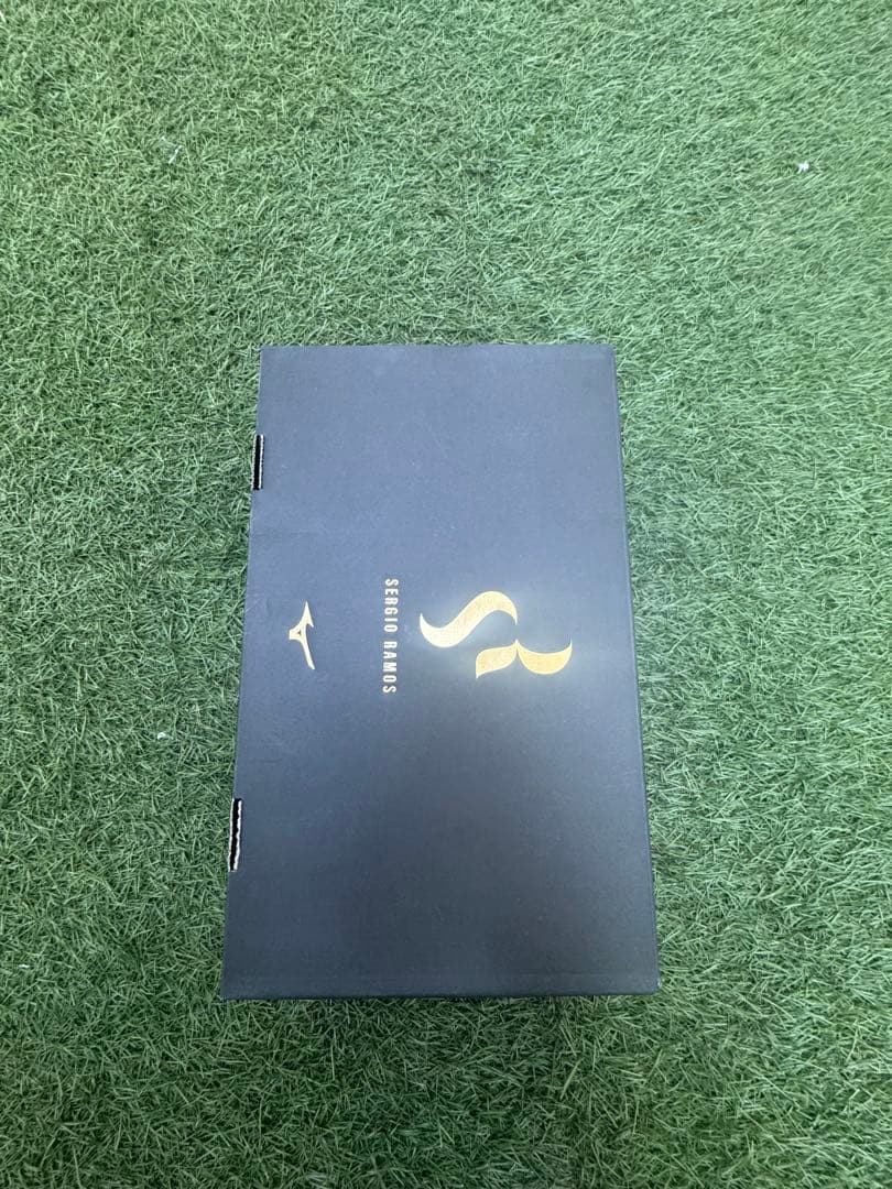 ミズノモレリアネオ3 セルヒオラモスモデル　27cm