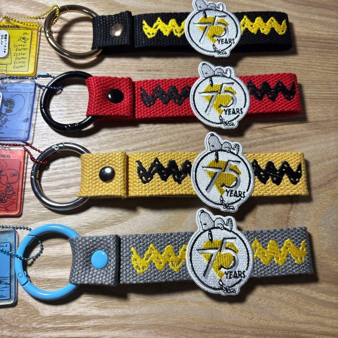PEANUTS 75th アクリルマスコット付き刺繍タグ1月限定特価4種セット