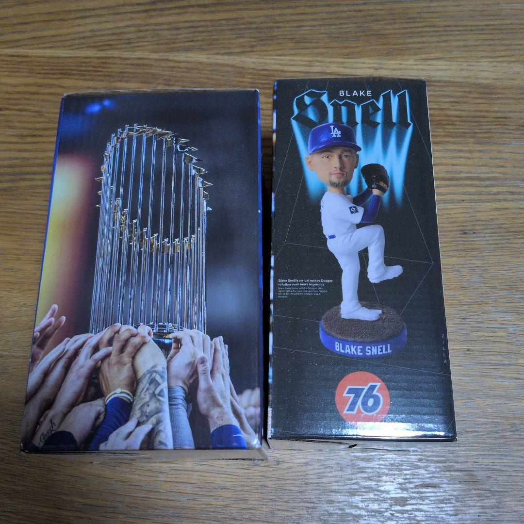 2024 ロサンゼルス・ドジャース トロフィー&スネルフィギュア