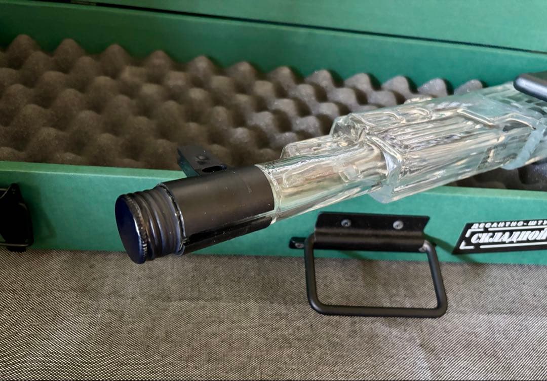 LADOGA ラドガ　カラシニコフ ウォッカ　空き瓶　専用木箱付き