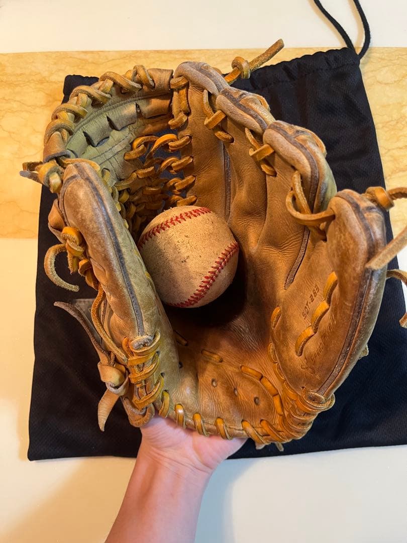 ミズノプロ 内野手用硬式グローブ 収納袋付き