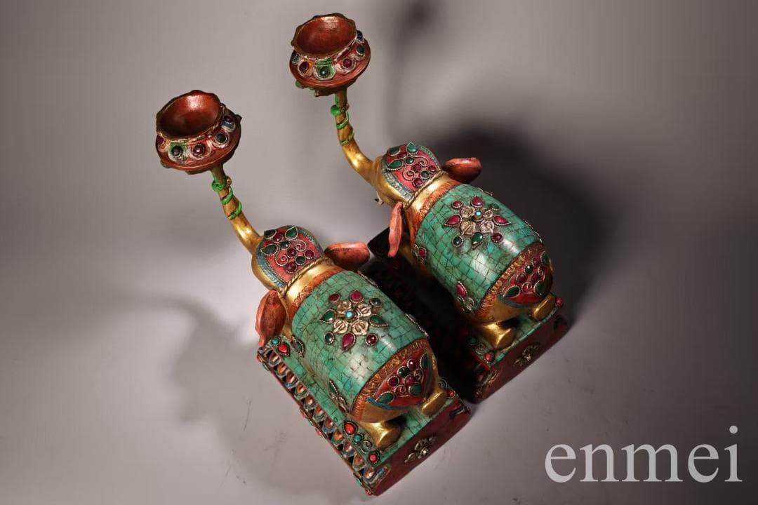 中国古美術・チベット収蔵・宝石を嵌め込んだ彩絵描金の象形油灯・燭台一対・風水開運