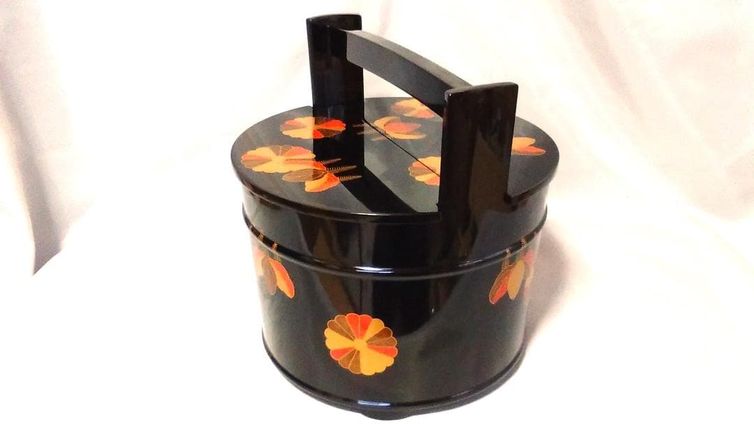 【 角藤弘悦作 手桶水指 】　輪島塗　菊桐文蒔絵　茶道具　未使用保管品