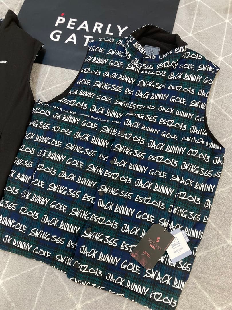 新品 パーリーゲイツ ジャックバニー リバーシブル中綿ベスト(4)サイズM/紺