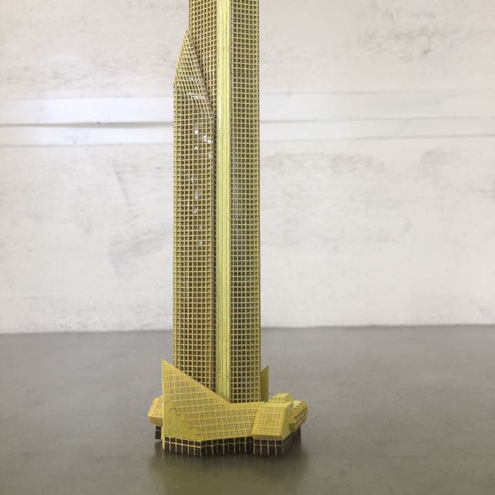 グラス・タワーのペーパーモデル(1/2000、無塗装、ガラス面は透明）