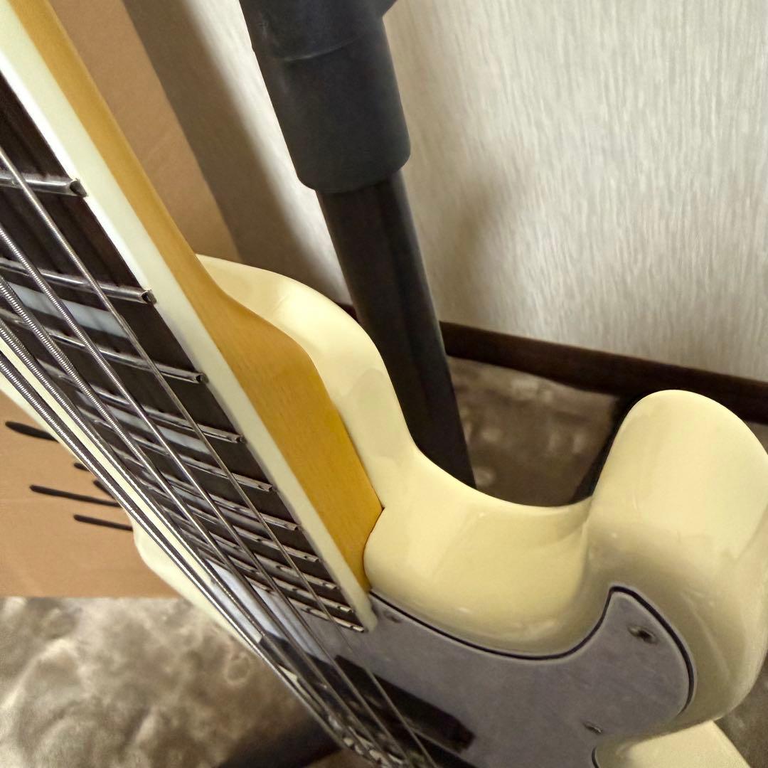 ベース Harley Benton Enhanced MP-5EB Creme