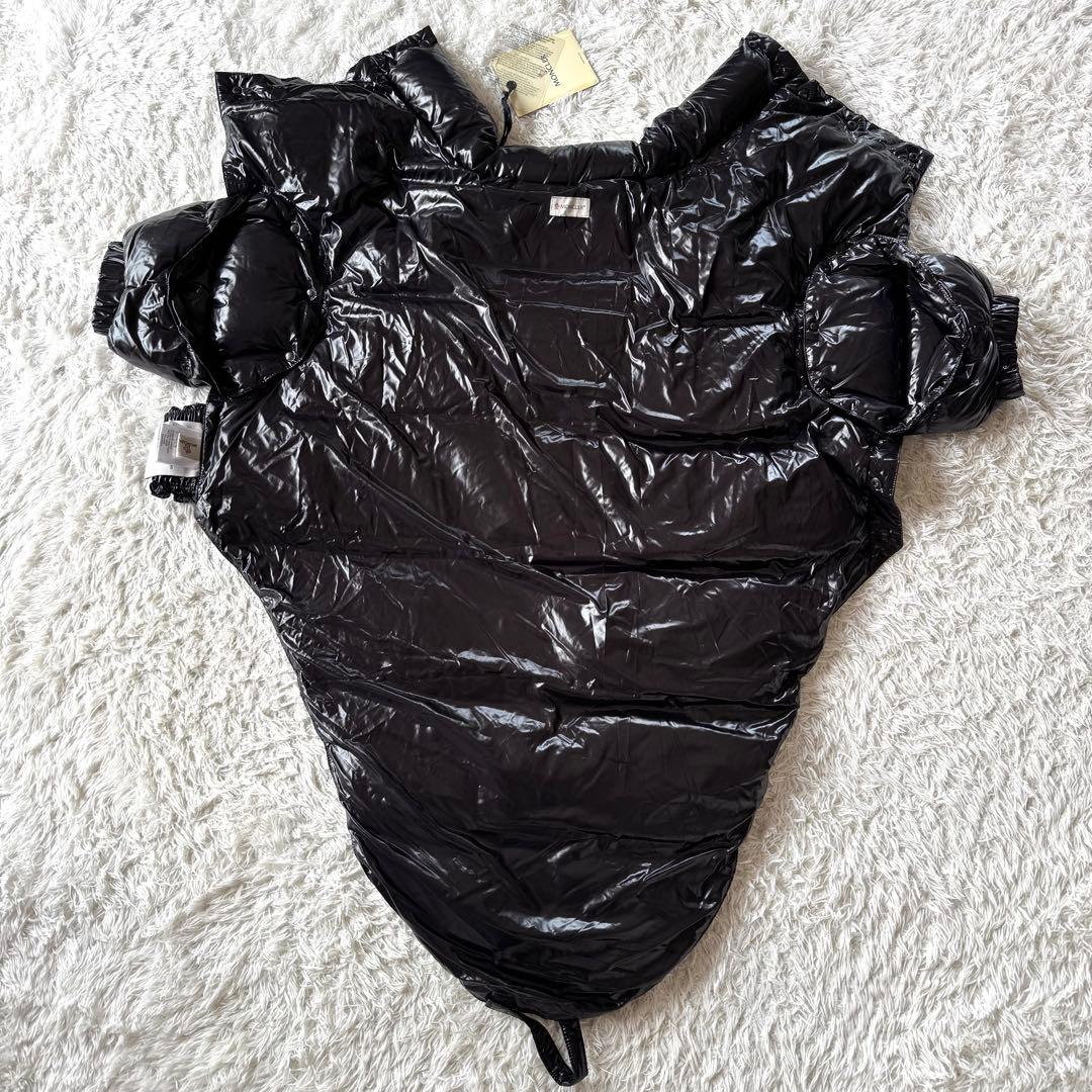 モンクレール 犬用 ダウンジャケット　3way フード　刺繍ロゴ　ワッペン　黒