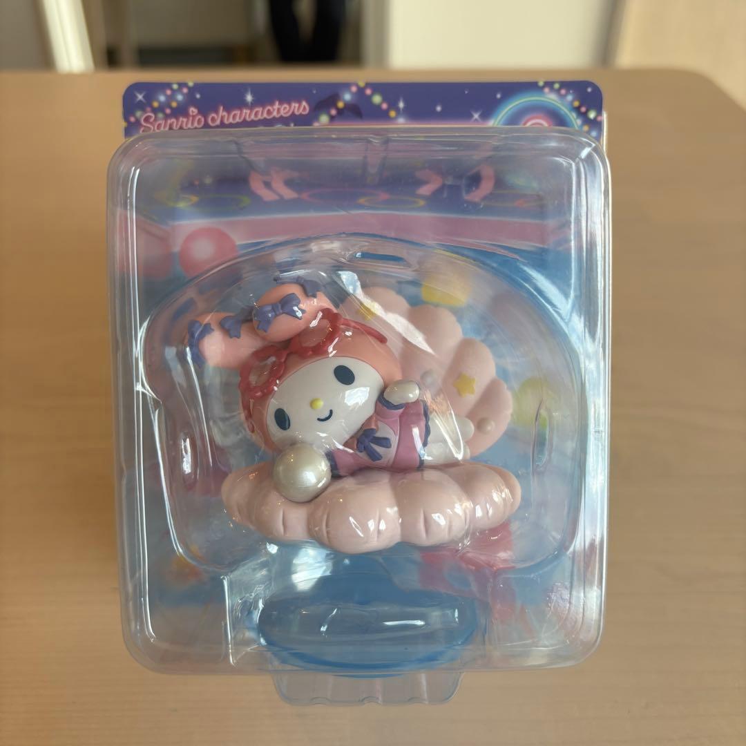 サンリオ　ナイトプール　フィギュア8点　Happyくじ　figures