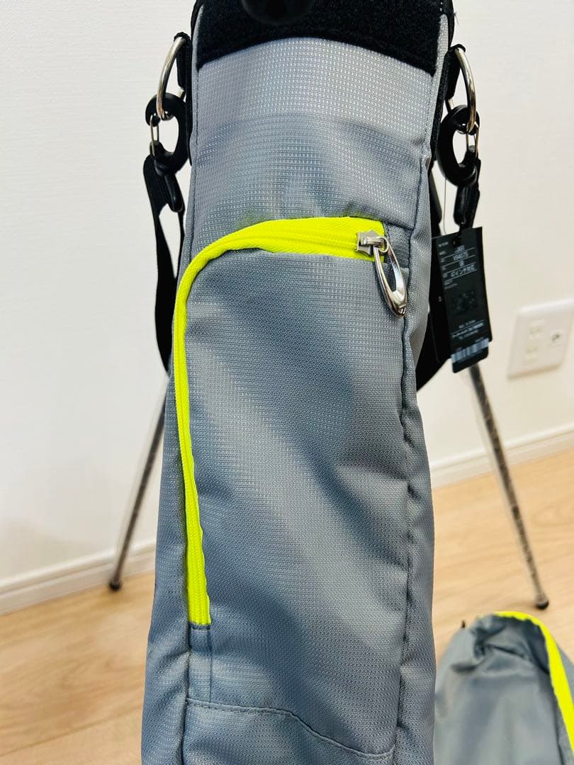 TaylorMade セルフスタンドケース　グレー、イエロー