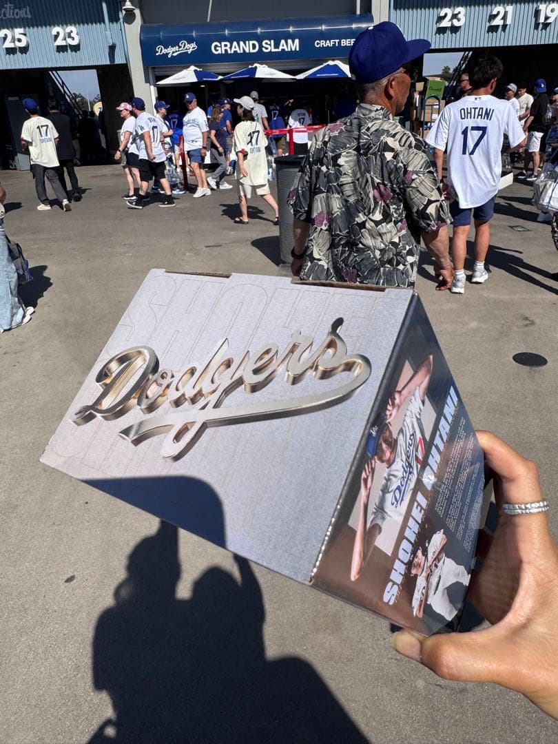 大谷翔平　50/50 ホームラン　ボブルヘッド　ドジャース　来場者限定　冊子付
