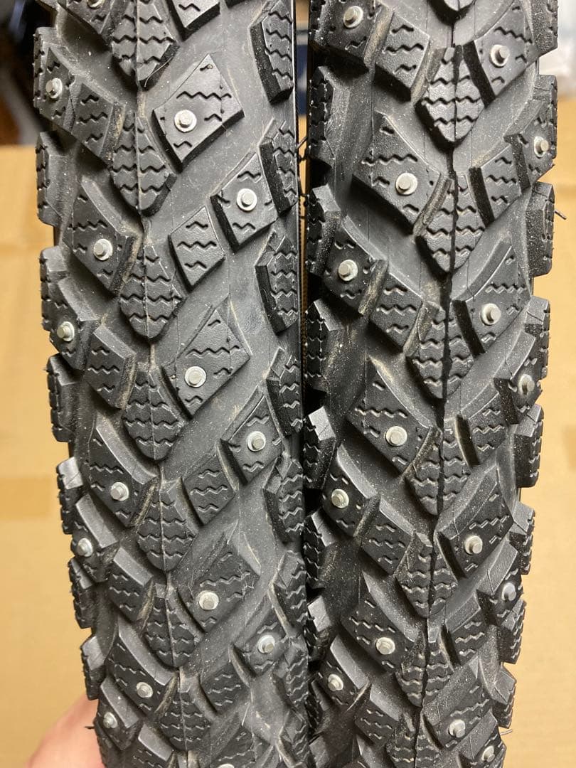 SCHWALBE WINTER PLUS 26 x 1.75 シュワルベ