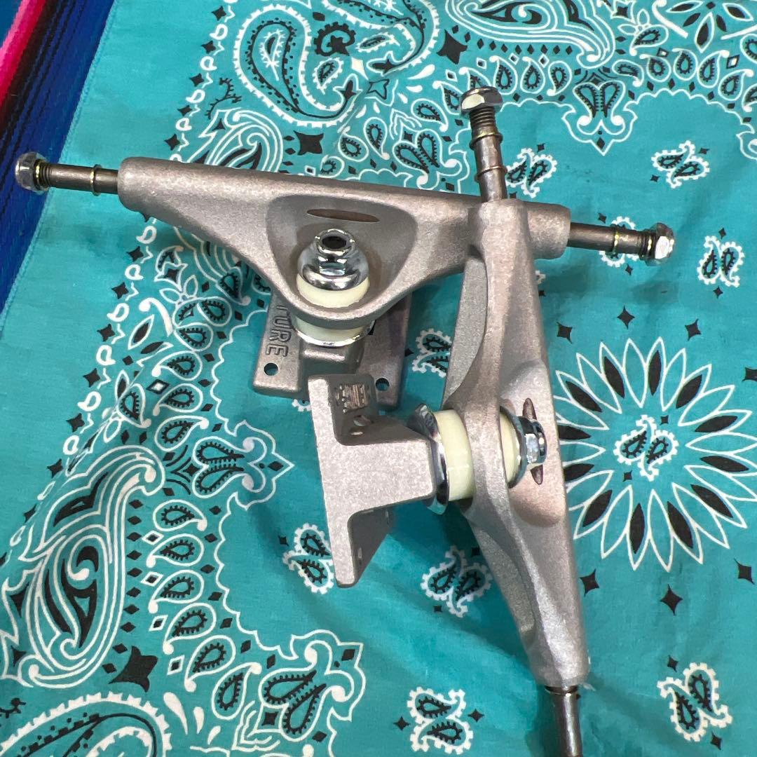 ベンチャー　スケートボード トラック シルバー5.6