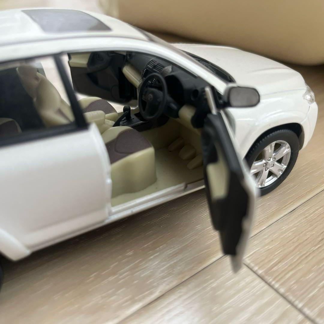 トヨタ ヴァンガード ホワイト ミニカー