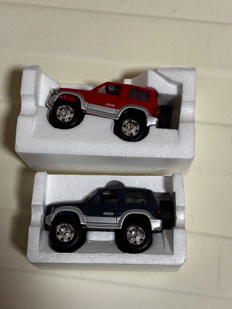 三菱パジェロミニ 非売品販促ミニカー 赤と紺の2台セット