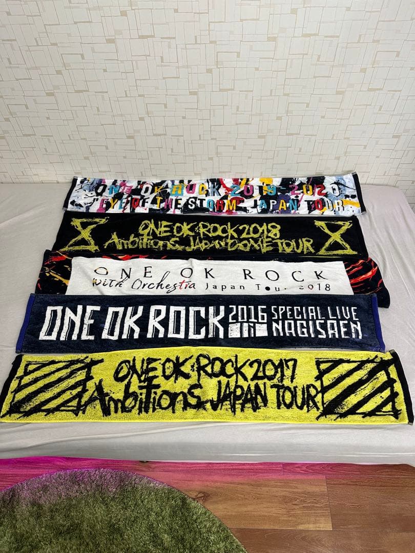 ONE OK ROCKのグッズ12点セット