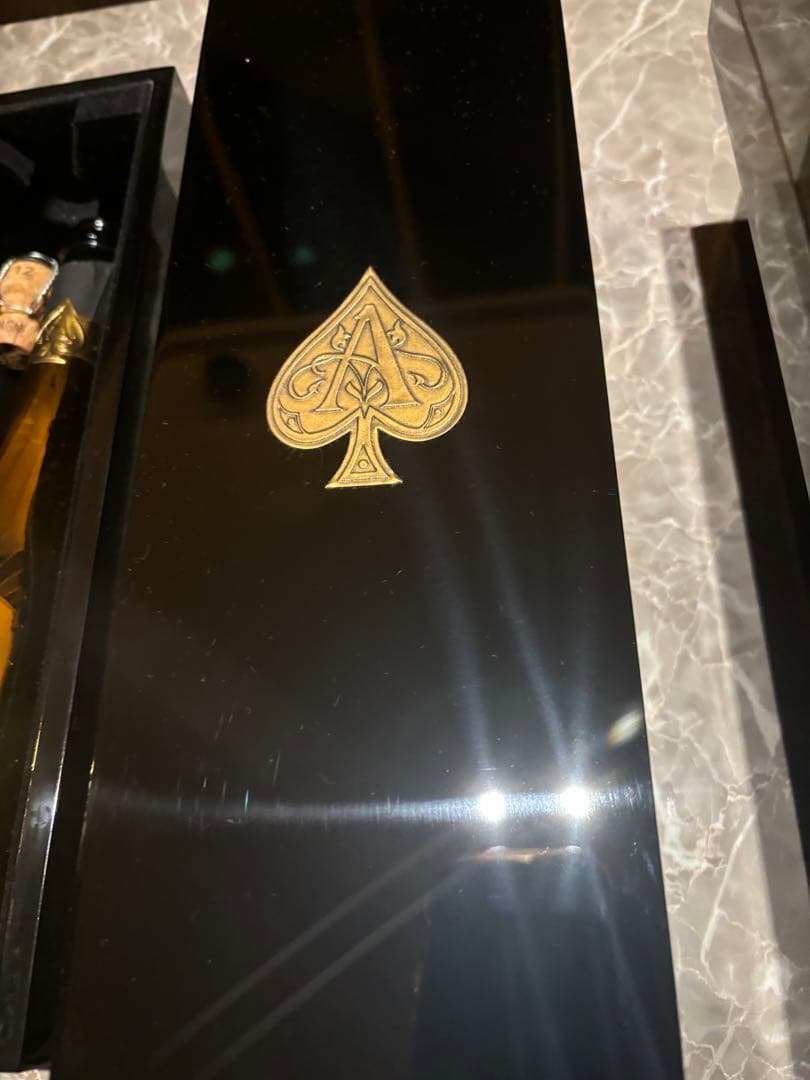 アルマンド シャンパンケース8個