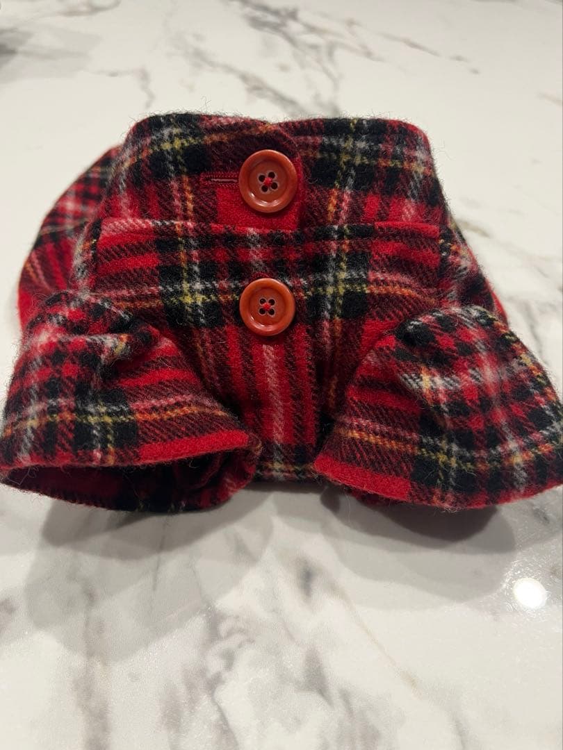 アトリエGGオードリー23赤と黒のチェック柄犬服