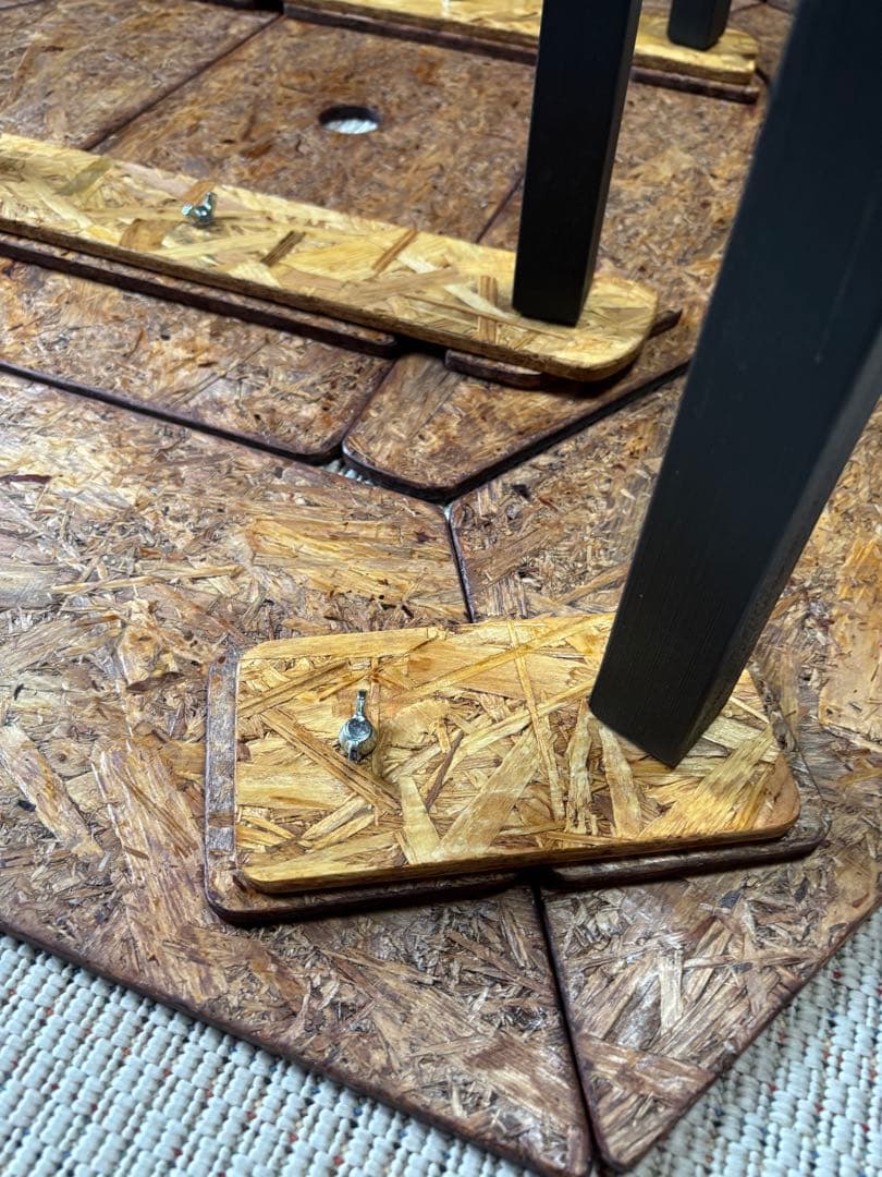 axl、ヘキサテーブル65 ウォールナットニス仕上げ　高さ35cm