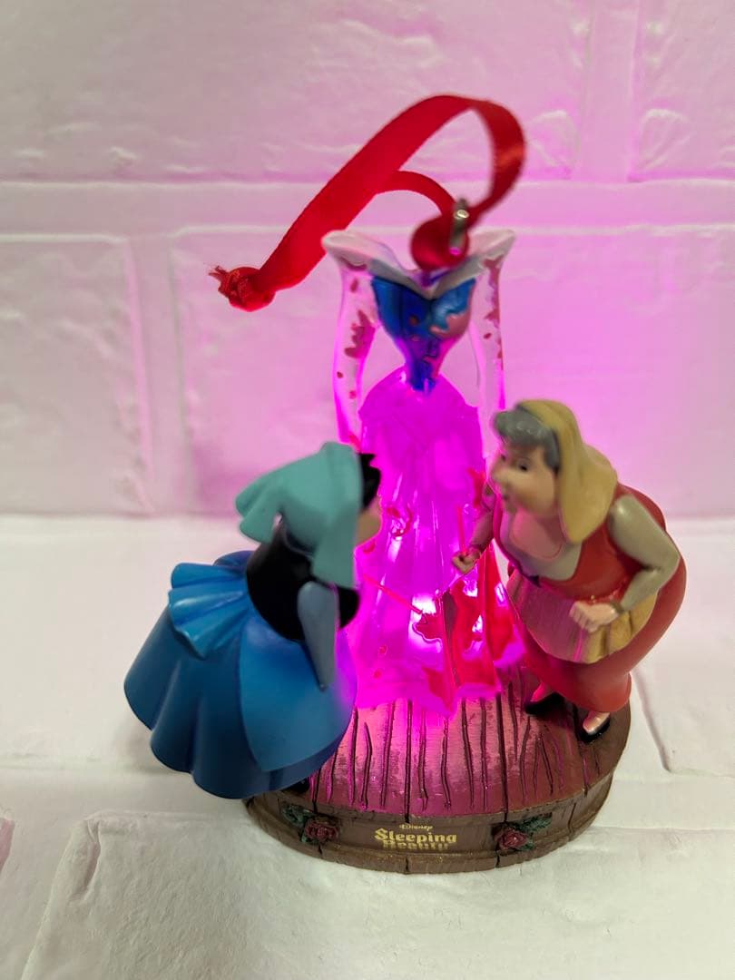 ディズニー　眠れる森の美女　メリーウェザー　フローラ　クリスマスオーナメント