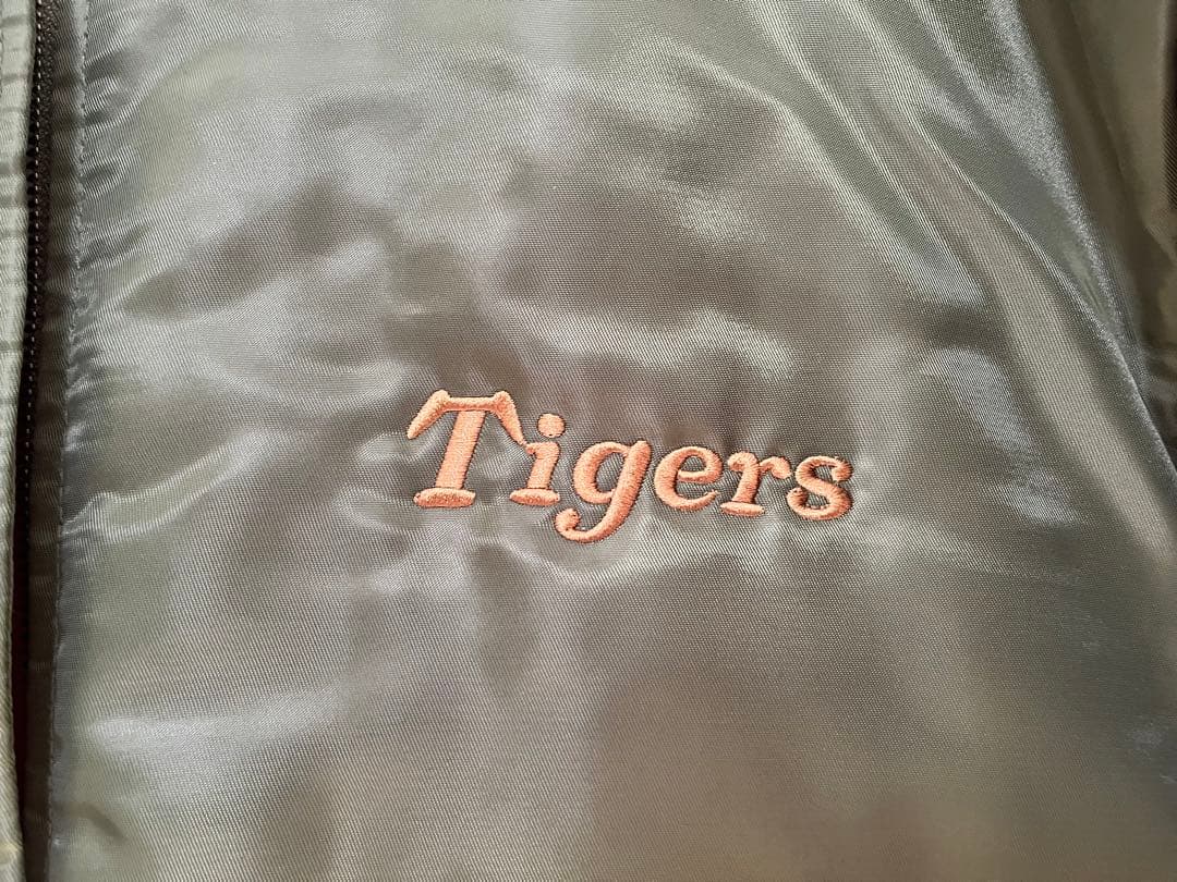 阪神タイガース　FC限定　MA-1ジャケット オリーブグリーン