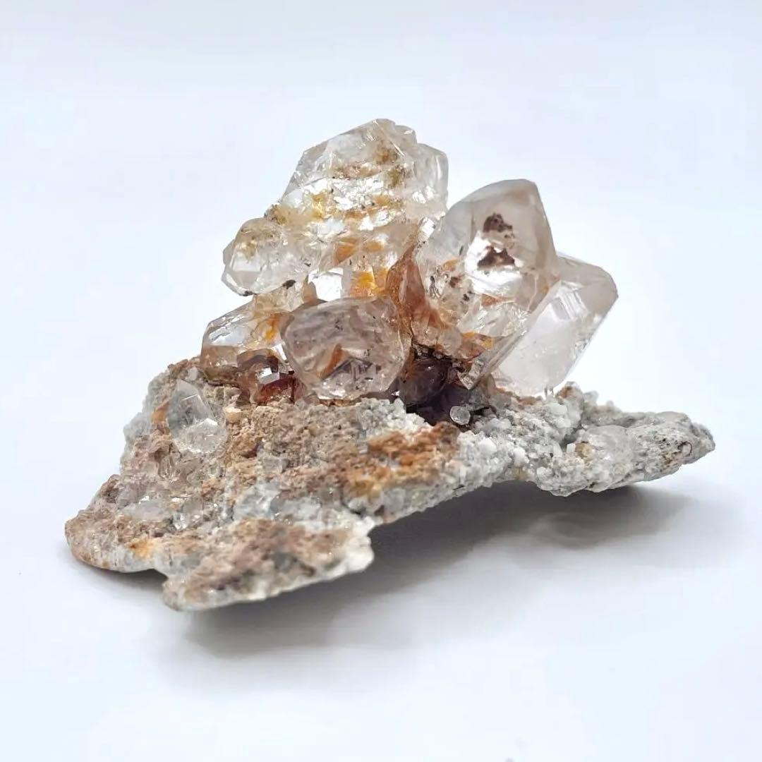 パキスタン産 クォーツ(水晶) 母岩付きクラスター 鉱物標本