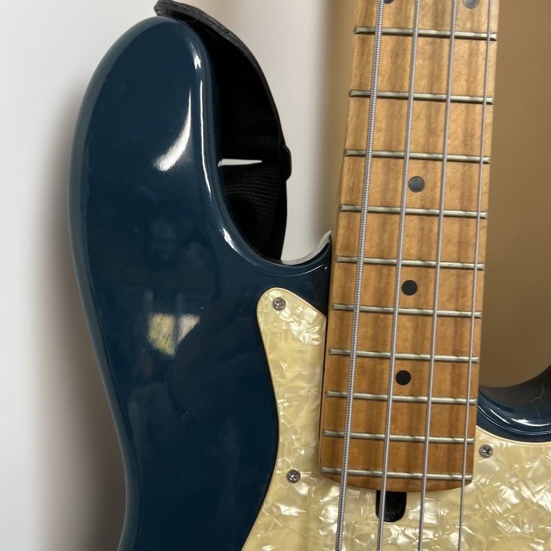 Brian by bacchus ギター ブルー