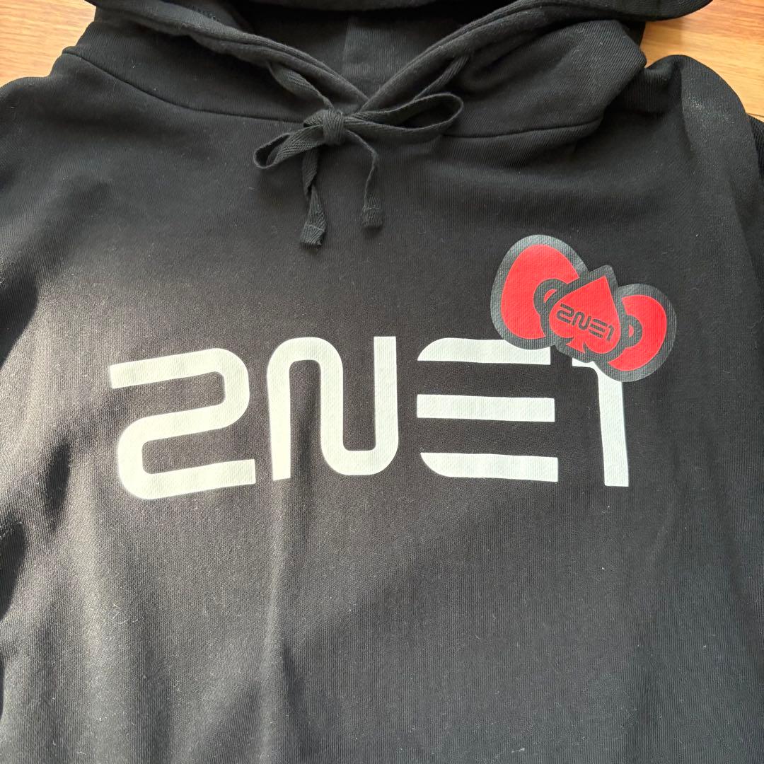 2NE1 ハローキティ コラボ フーディ パーカーブラックM