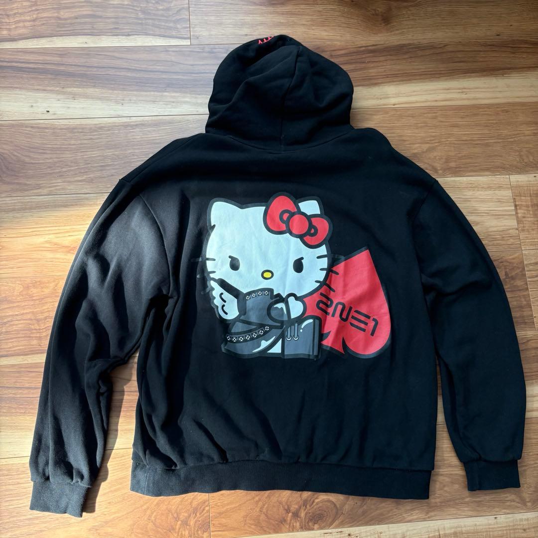 2NE1 ハローキティ コラボ フーディ パーカーブラックM