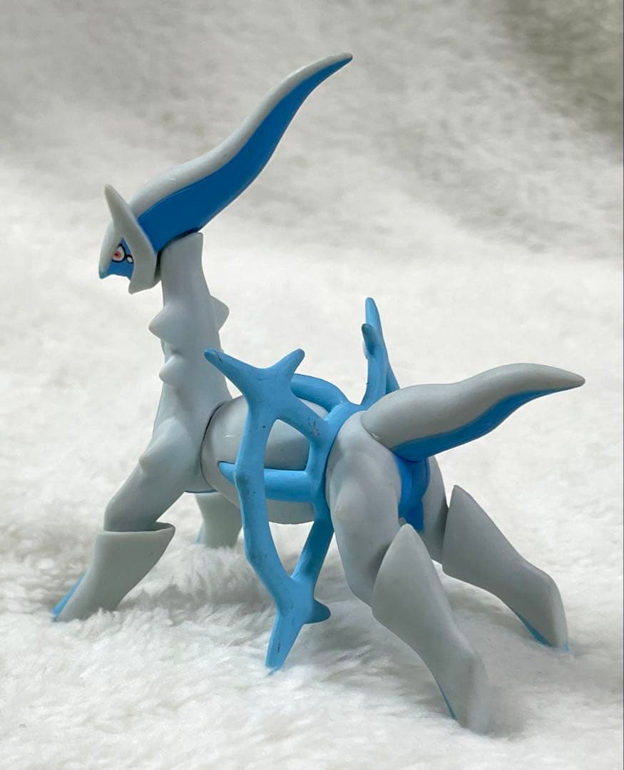 立体ポケモン図鑑　アルセウス　氷　フィギュア　ガチャ　レトロ