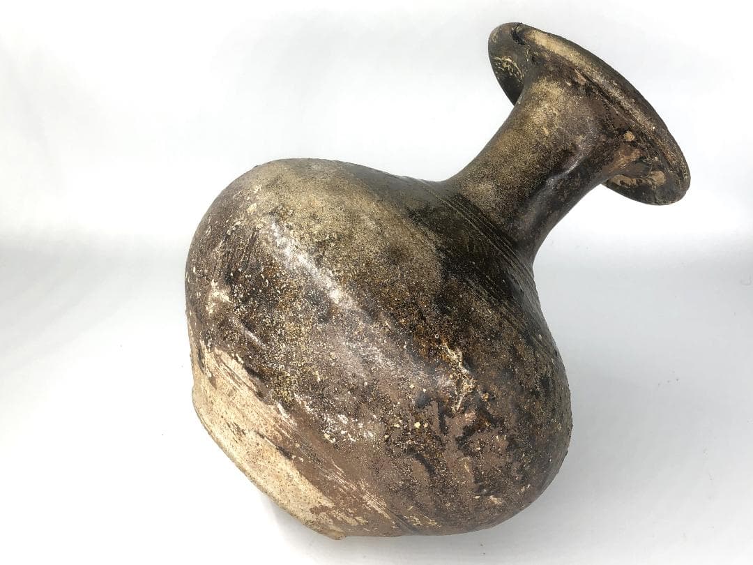 【 緑褐釉鍔口線刻文壺 】　クメール陶　12～14世紀　蔵出初品
