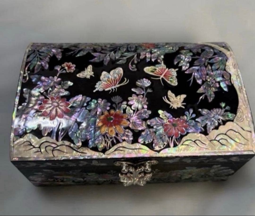 韓国伝統工芸 螺鈿細工 高級宝石箱｜蝶と花文様 一点物