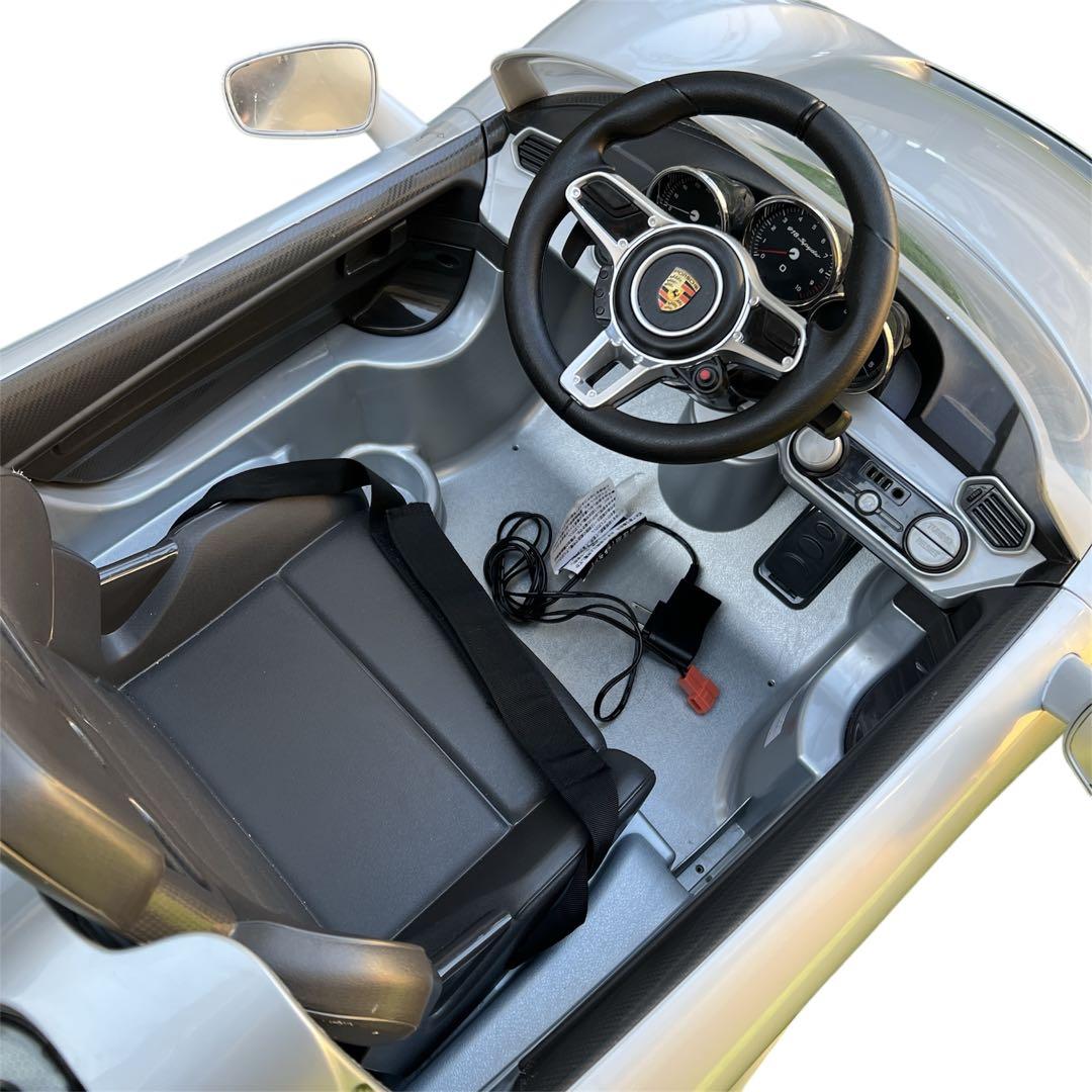 直接お引き取り歓迎　アヴィーゴ　6v ポルシェ918 電動自動　子供用乗り物