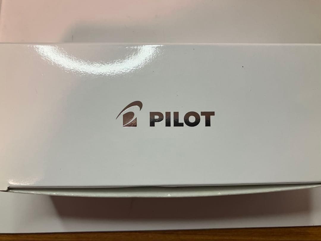 PILOT　パイロット　キャップレス　2011年限定　ピンク　Ｍ-nib　期間割