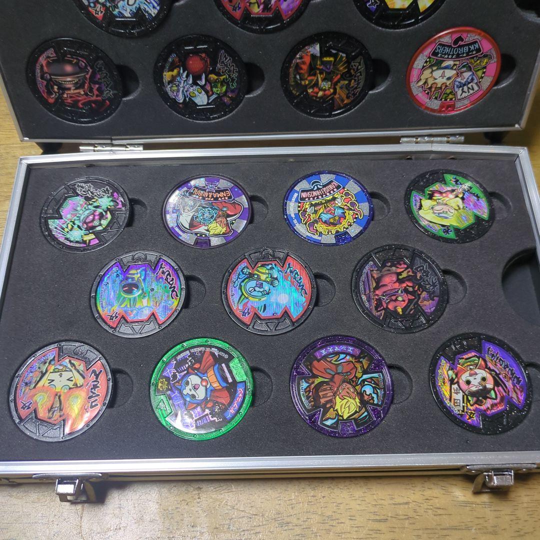 妖怪ウォッチアルミケースにいれたメダルセット