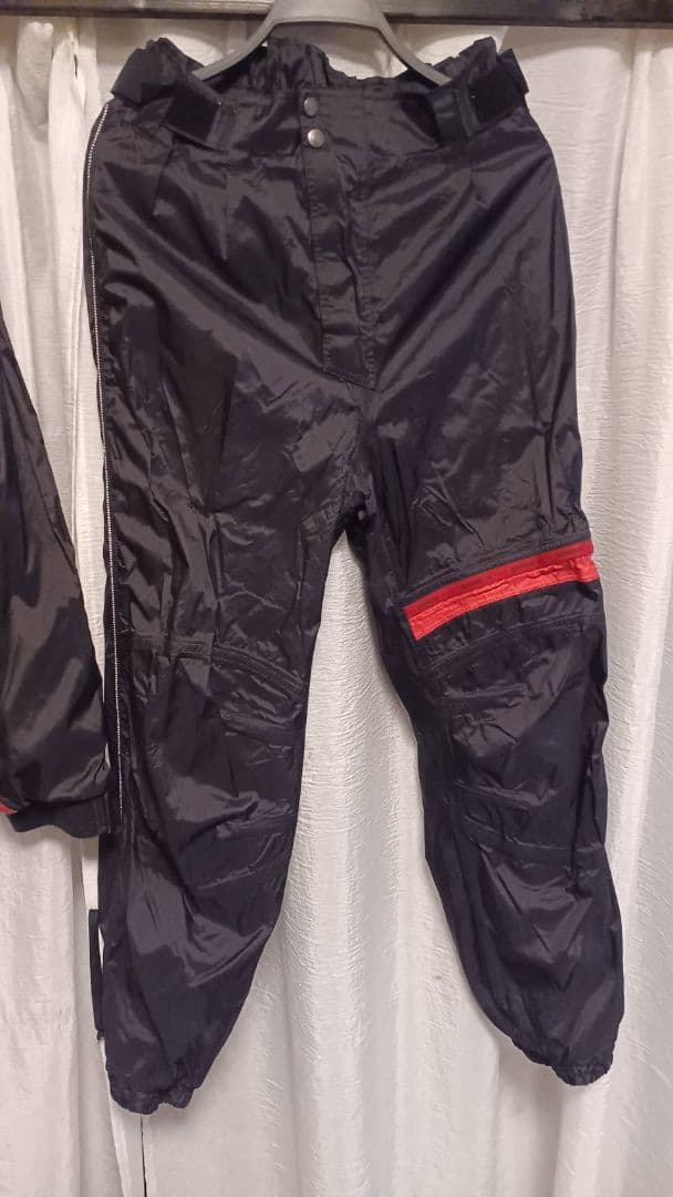 g*a様 がまかつ フィッシングスーツ(上下セット) 黒/赤 防寒服 Lサイズ