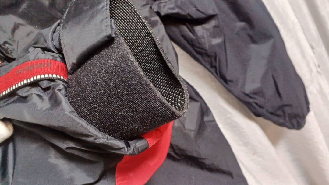 g*a様 がまかつ フィッシングスーツ(上下セット) 黒/赤 防寒服 Lサイズ