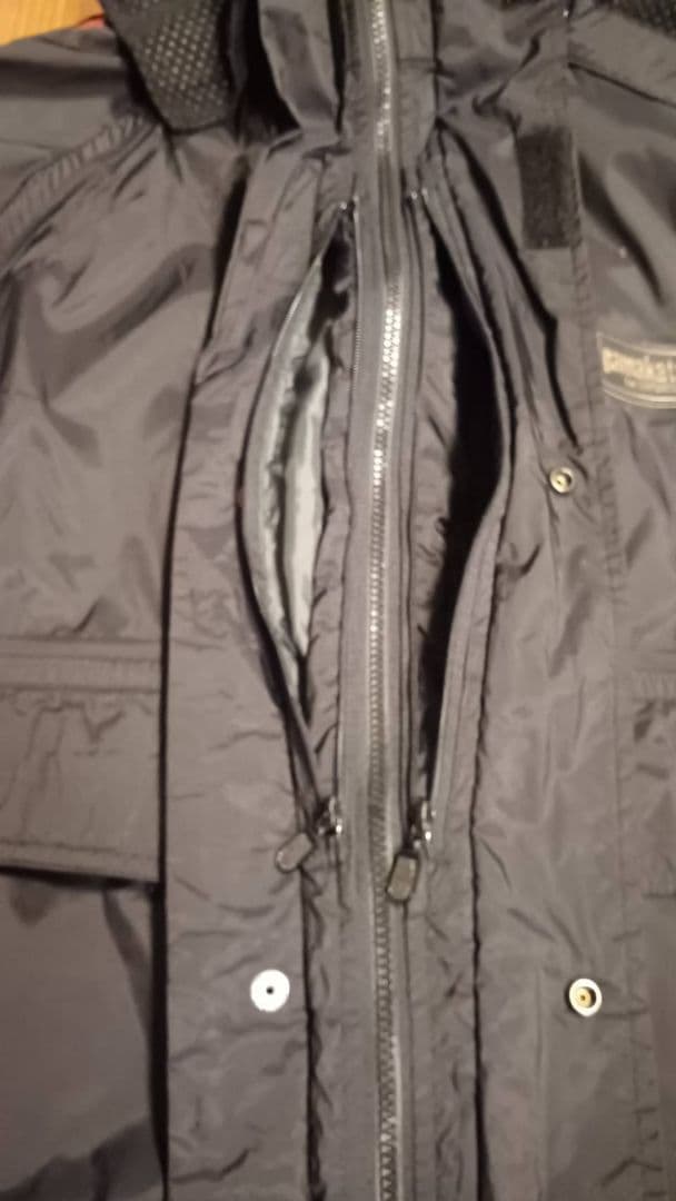 g*a様 がまかつ フィッシングスーツ(上下セット) 黒/赤 防寒服 Lサイズ