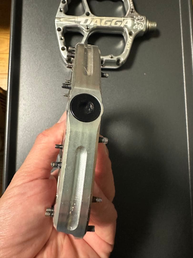 r*i様 CHROMAG DAGGA フラットペダル アルミ削り出し