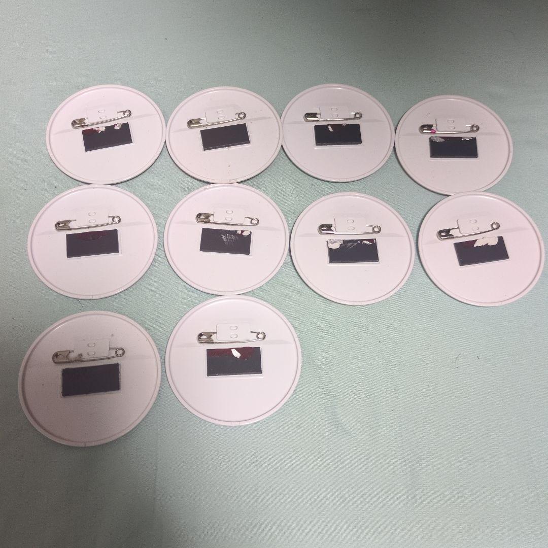 アイカツアニONカフェ限定缶バッチ